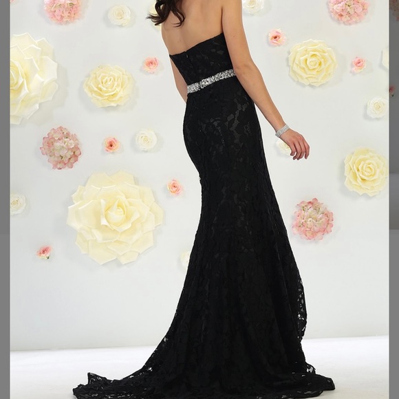 Black gown sz 8 - Picture 2 of 7